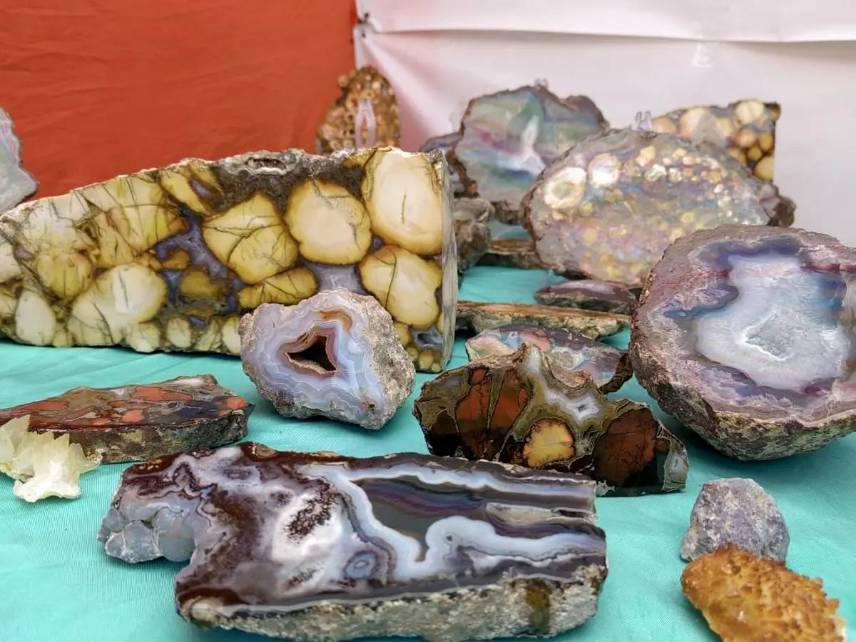 ارسال ۷۵ تن انواع سنگ قیمتی به سراسر کشور به کمک پست خراسان جنوبی