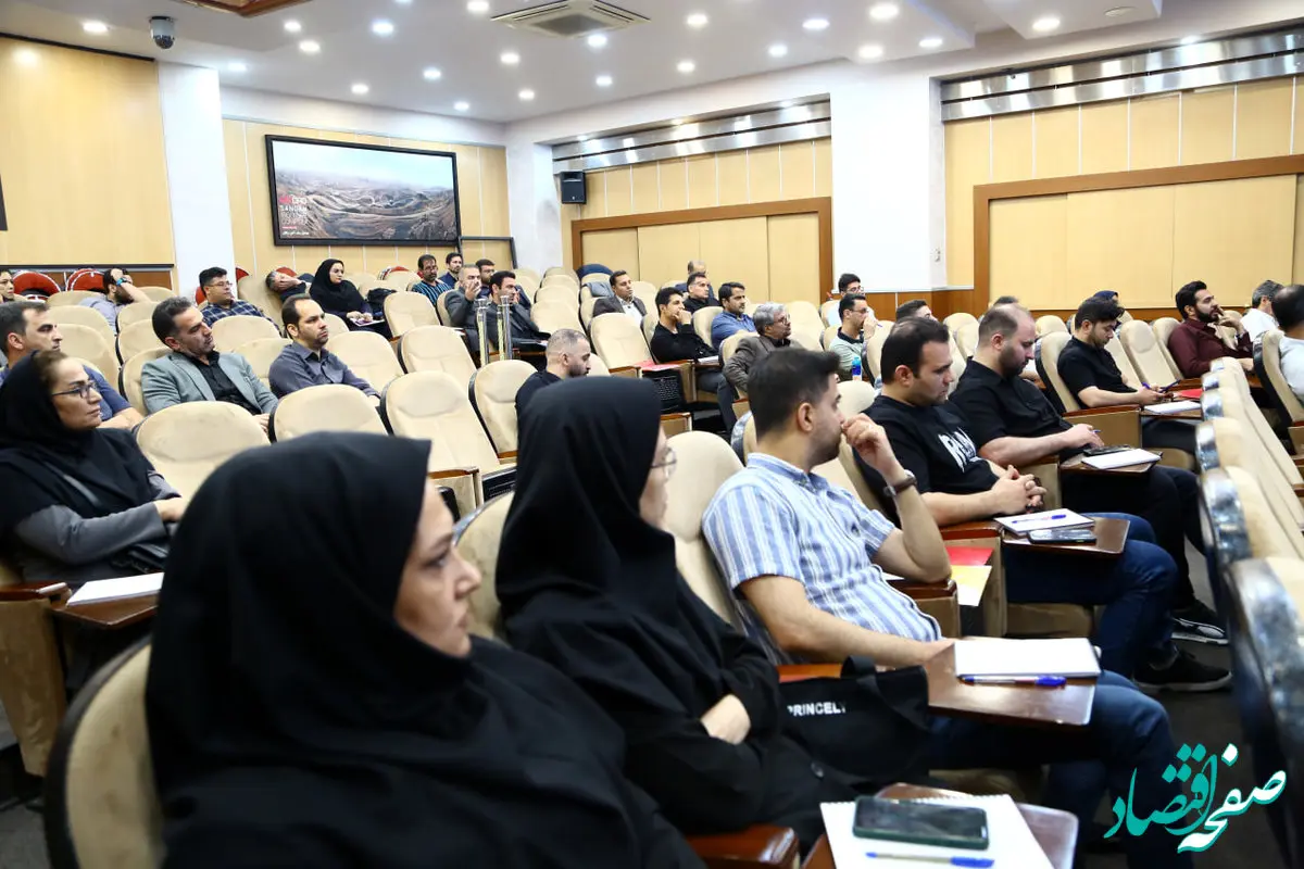 برگزاری کارگاه "خبرنویسی" و "عکاسی خبری" برای مدیران روابط عمومی ایمیدرو مجموعه های تابعه