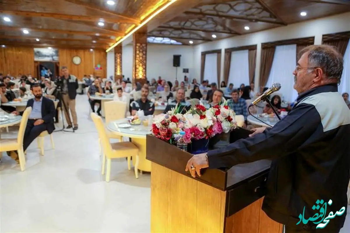 تجلیل از کارگران نمونه ذوب‌آهن اصفهان در هفته کارگر