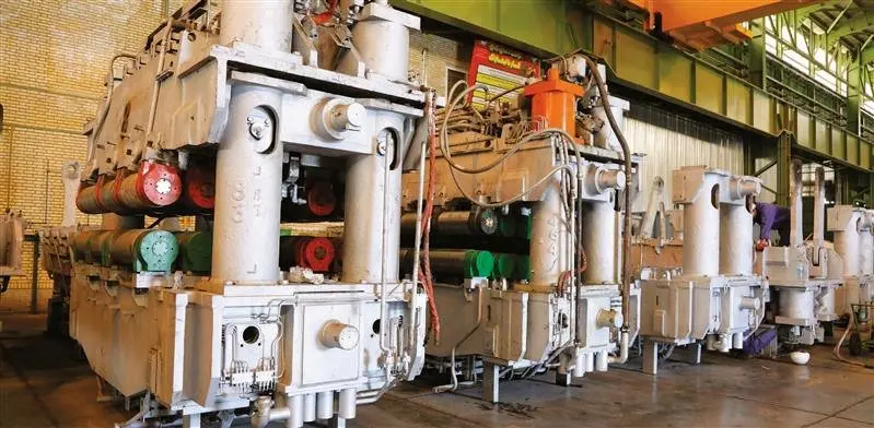 صرفهجویی 45 میلیارد تومانی در فولاد مبارکه از طریق بازسازی محفظههای آبگرد غلتکهای ریختهگری