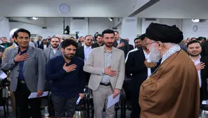 روایت شاعران از دیدار با رهبر شهید؛ بدرود بیتِ آخرِ شب‌های شعرِ بیت...