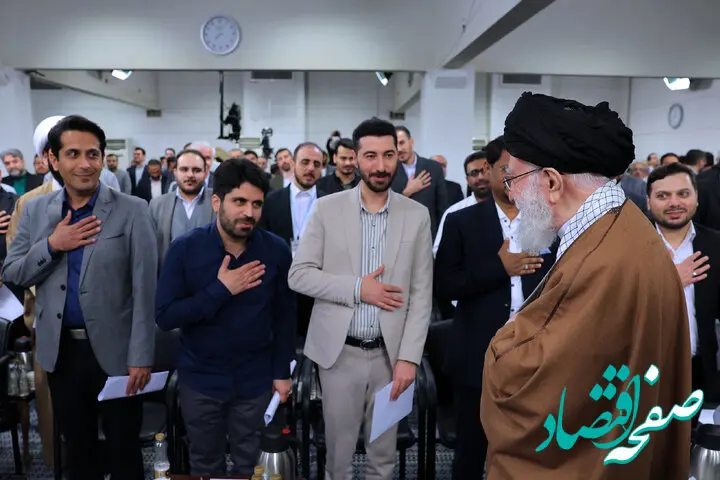 روایت شاعران از دیدار با رهبر شهید؛ بدرود بیتِ آخرِ شب‌های شعرِ بیت...