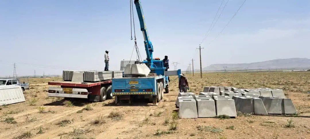 در راستای تأمین برق داخلی کارخانه، تولید انرژی پاک، صیانت و اهتمام به 
حفظ محیط زیست/عمل به مسئولیت های اجتماعی شرکت آلومینیوم ایران