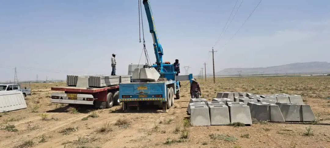 در راستای تأمین برق داخلی کارخانه، تولید انرژی پاک، صیانت و اهتمام به 
حفظ محیط زیست/عمل به مسئولیت های اجتماعی شرکت آلومینیوم ایران