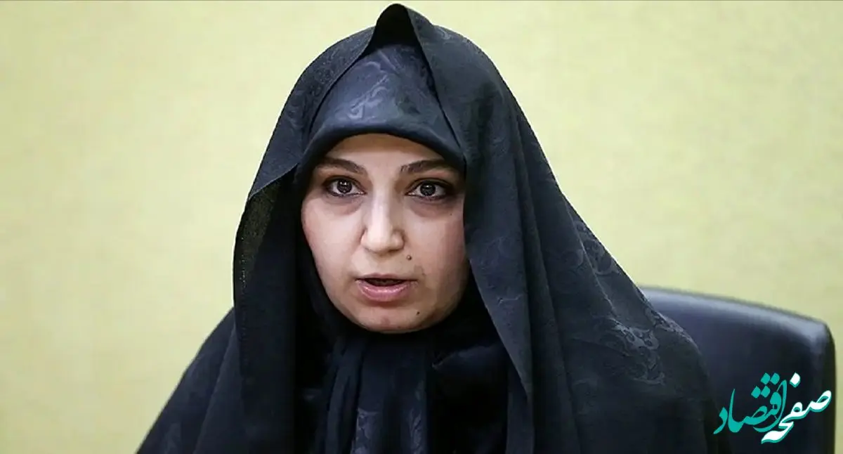 تصاویری از خنده‌های نرجس سلیمانی در جلسه شورای شهر تهران خبرساز شد