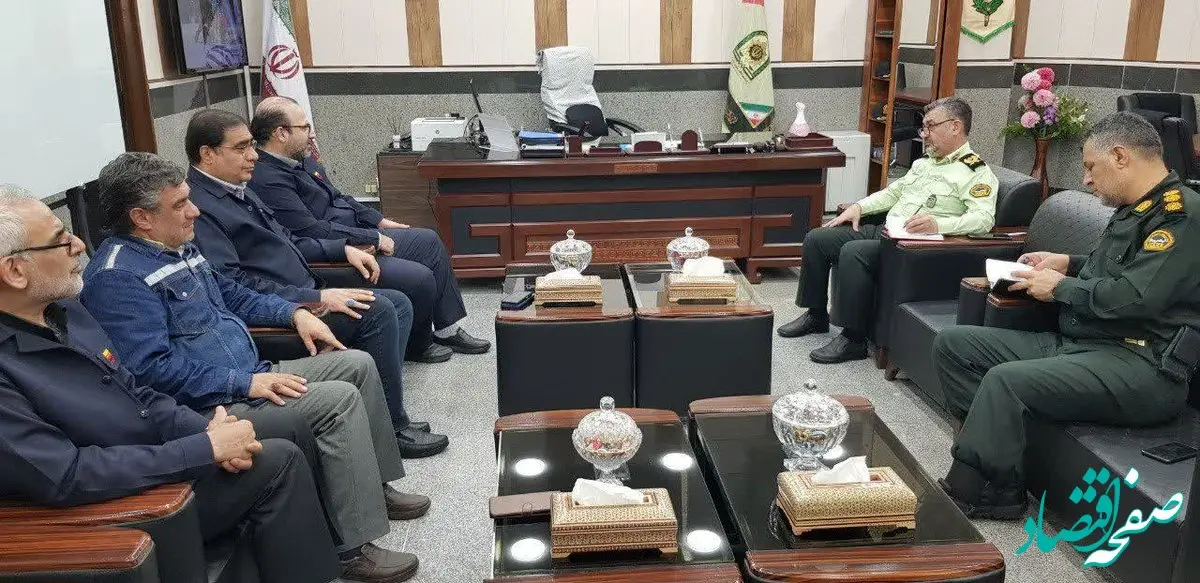 مدیرعامل شرکت فولاد خوزستان با فرماندهان انتظامی استان خوزستان و شهرستان اهواز دیدار نمود