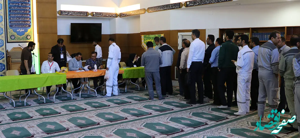 حضور پر شور کارکنان شرکت پتروشیمی نوری در انتخابات