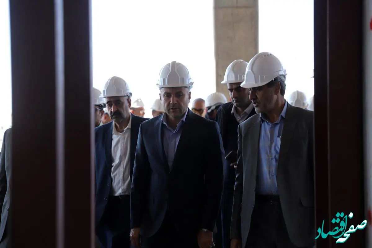 با همراهی نماینده و فرماندار شهربابک: مدیرعامل شرکت ملی مس از مراحل ساخت بیمارستان شهربابک بازدید کرد