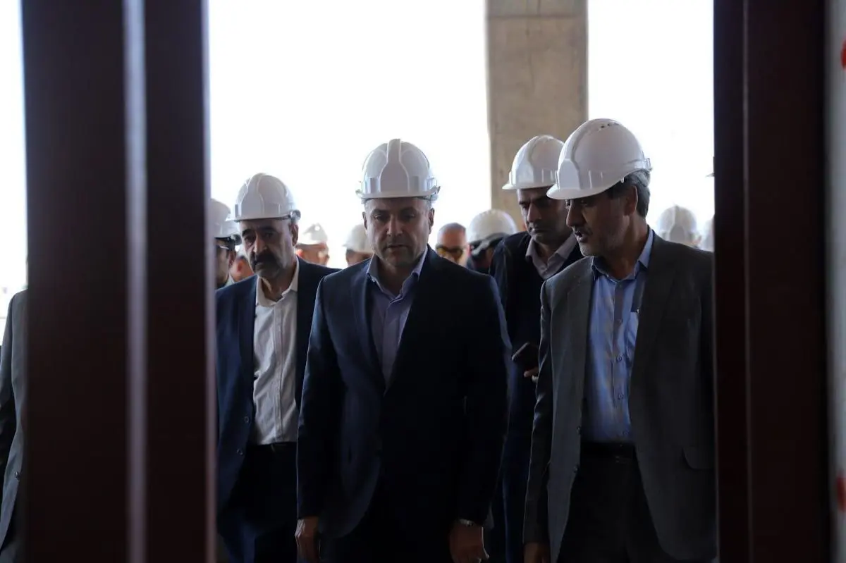 با همراهی نماینده و فرماندار شهربابک: مدیرعامل شرکت ملی مس از مراحل ساخت بیمارستان شهربابک بازدید کرد
