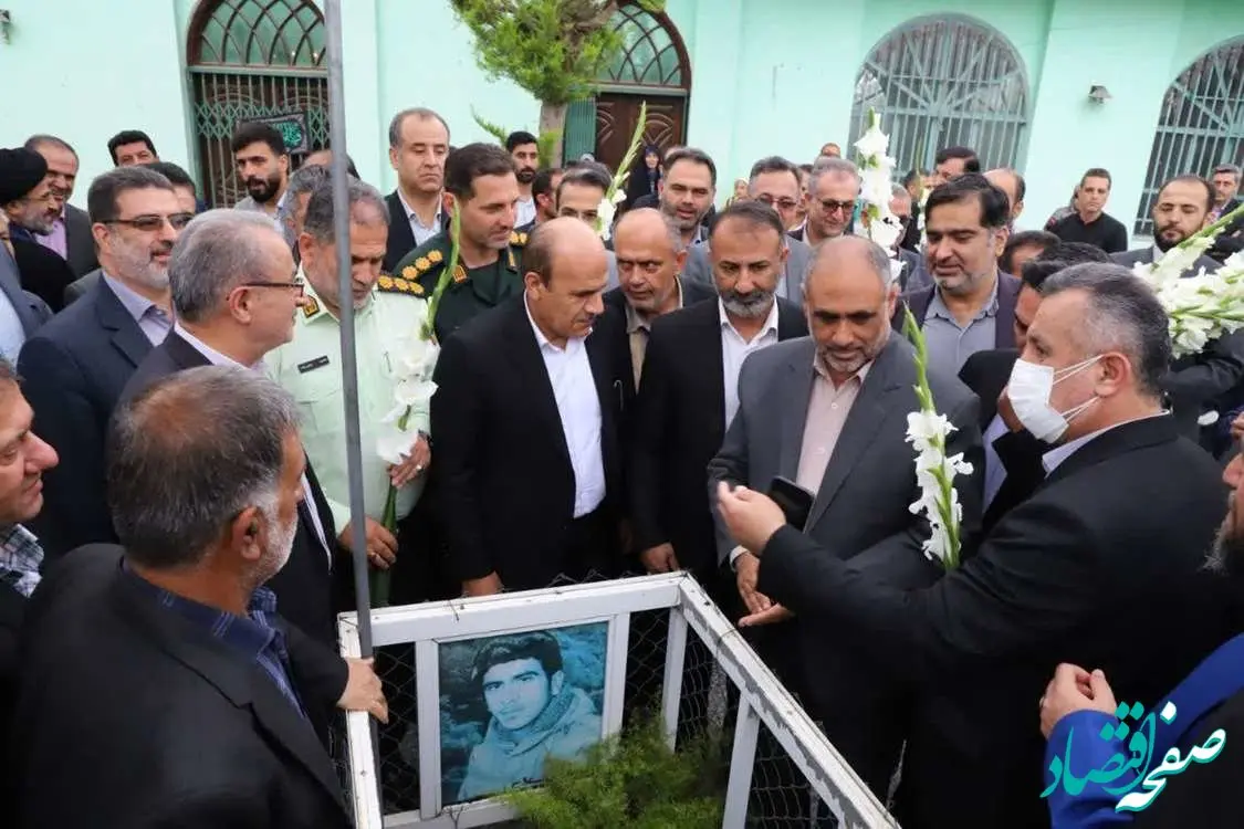 ادای احترام وزیر جهاد کشاورزی به مقام شامخ شهدا
