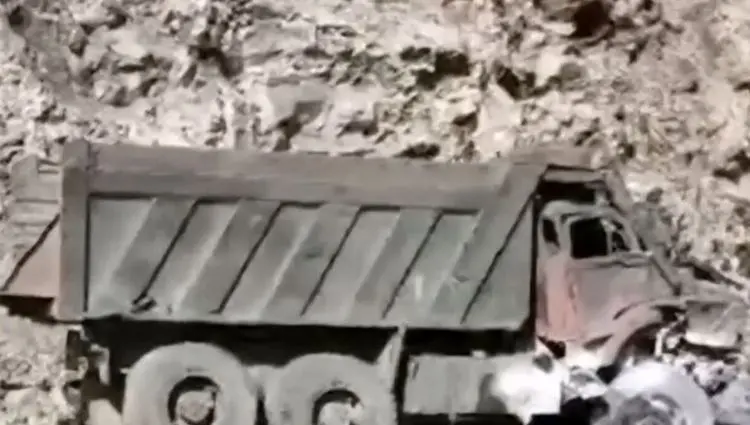 حمله آمریکا و اسرائیل به معدن کارخانه سیمان فیروزآباد | چند کارگر شهید و مجروح شدند؟ 