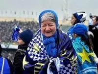 مادربزرگ استقلالی مهمان تیم آبی ها + عکس 