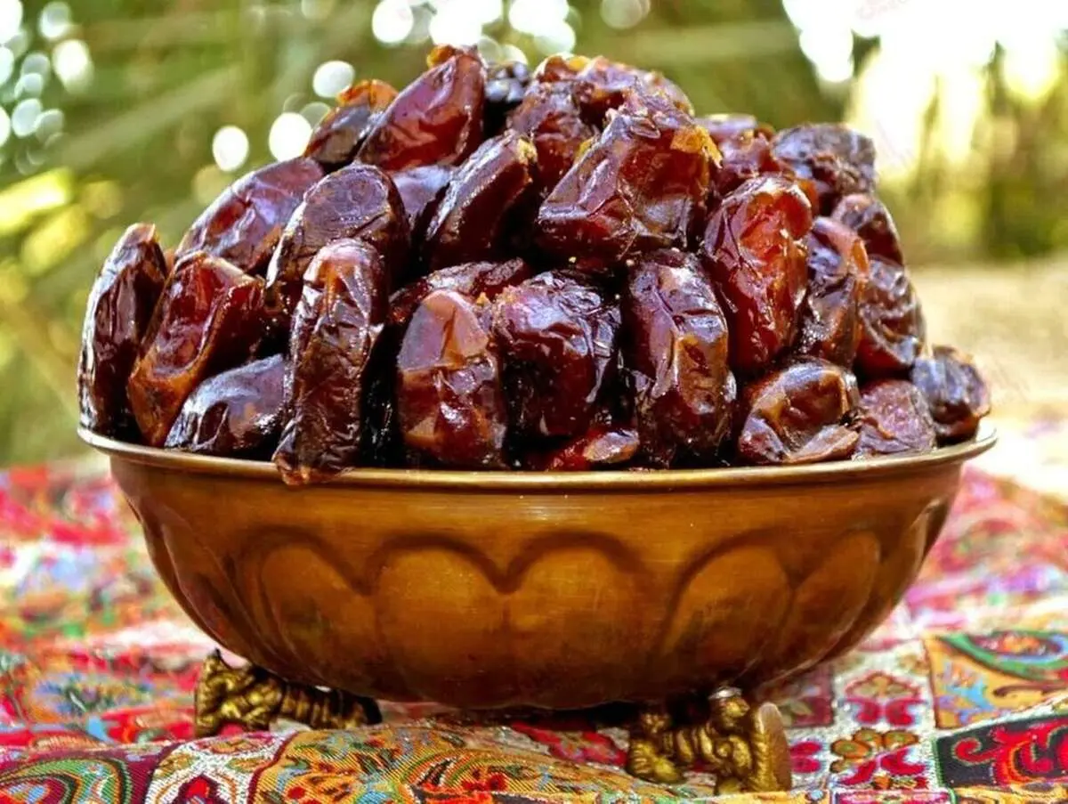 صادرات خرما در آستانه یک تغییر مهم؛ آیا گره ارزی صادرکنندگان باز می‌شود؟