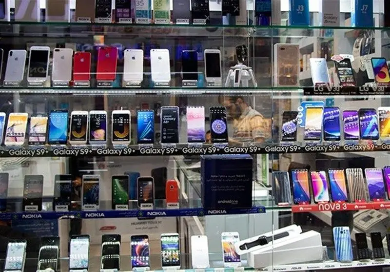 از جهش قیمت قطعات تا افزایش چرخه تعویض | قیمت گوشی در ایران ترکید و مموری ۶ برابر شد