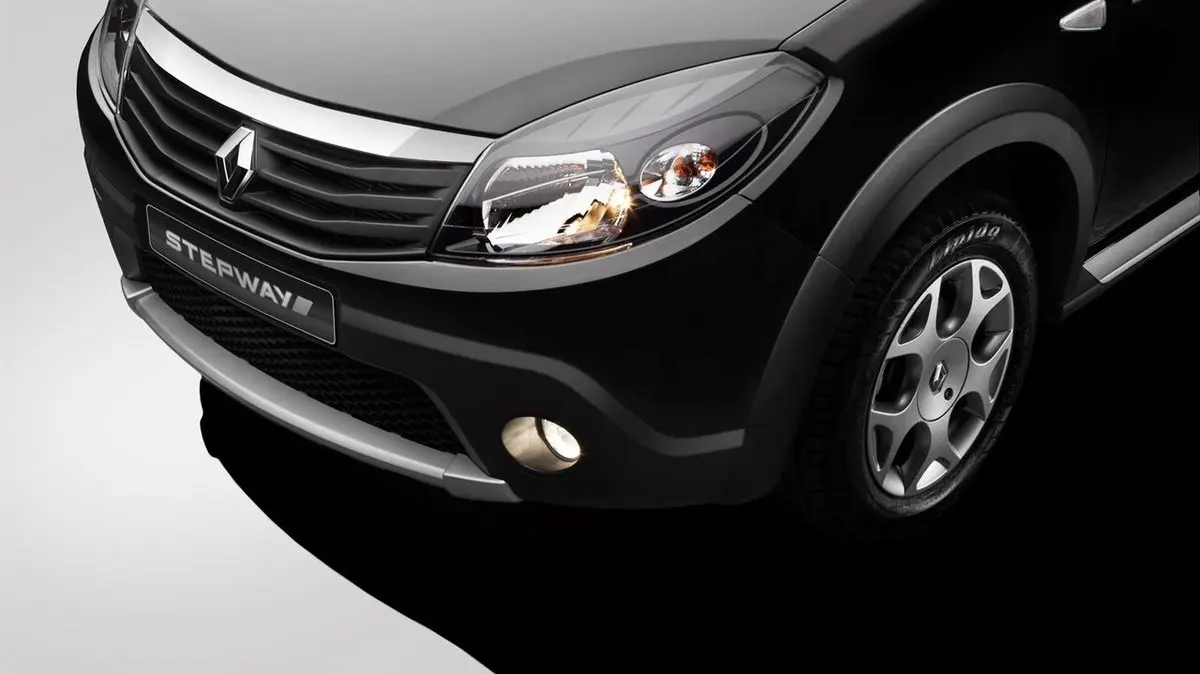 قیمت رنو ساندرو امروز شنبه ۲ اردیبهشت ماه ۱۴۰۳ + جدول قیمت