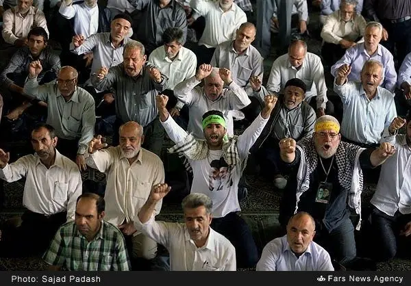  نمازگزاران تهرانی : تورم گرانی جواب بده روحانی!