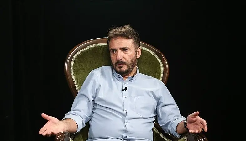 واکنش خاص سید جواد هاشمی در حرم امام رضا به بازیگرانی که سکوت کرده اند + ویدئو