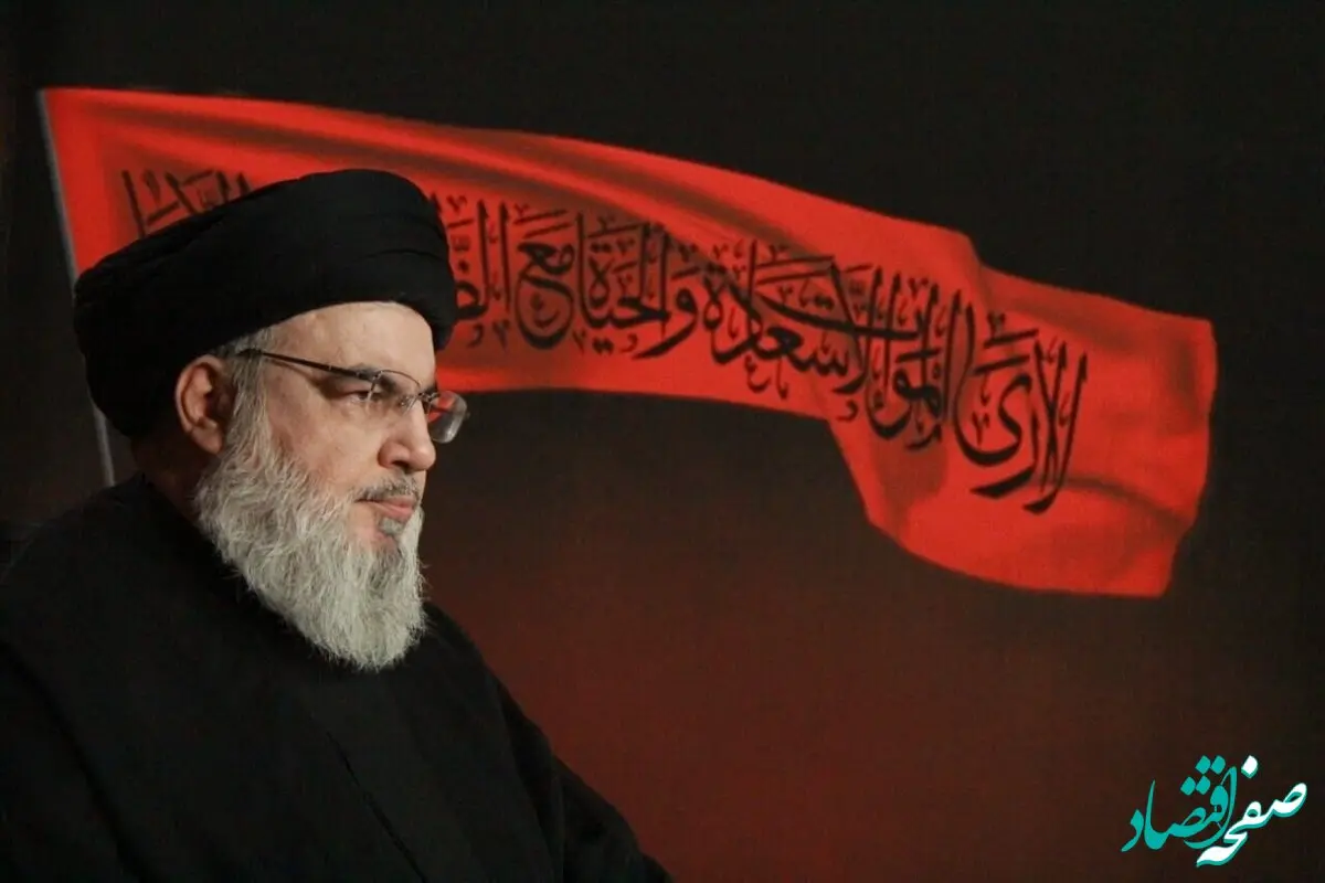 تصویر طوفانی از مصلی تهران پیش از حضور رهبر انقلاب در نماز جمعه / این مداح جنجالی پشت تریبون رفت