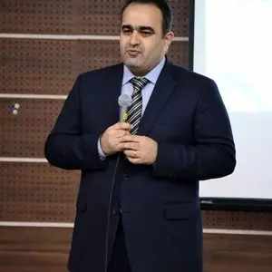 عضو کمیسیون هوش مصنوعی سازمان نظام صنفی رایانه‌ای کشور  و متخصص هوش مصنوعی 