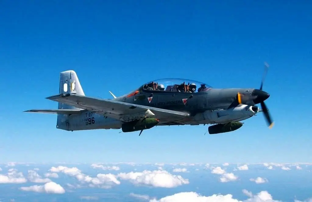 پرواز هواپیماهای نظامی در آسمان البرز/مردم البرز نگران نباشند