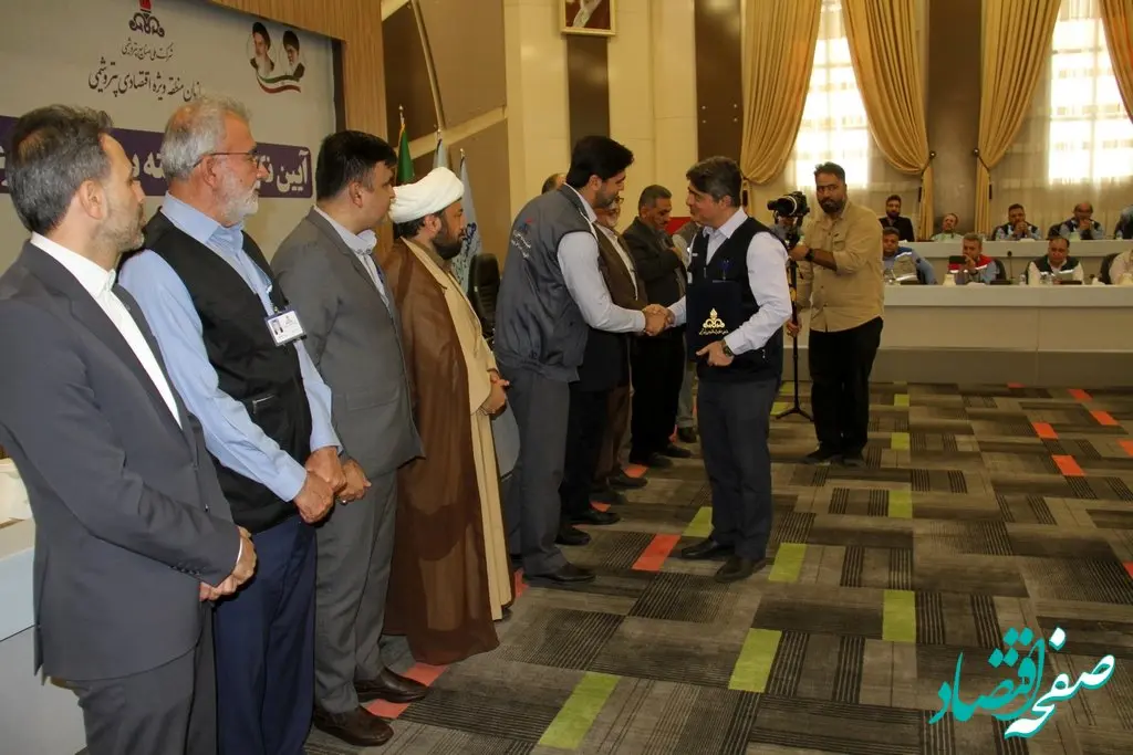 پتروشیمی کارون شرکت برتر در زمینه پدافند غیرعامل لقب گرفت