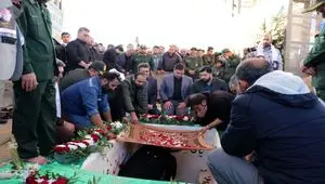 تشییع و تدفین شهید گمنام، همزمان با سالروز شهادت فاطمه زهرا (س) در شرکت آلومینای ایران