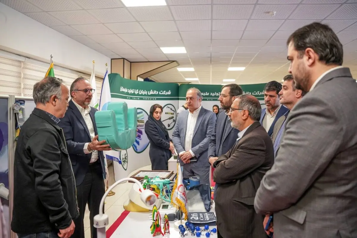 بازدید رییس سازمان غذا و دارو از نمایشگاه محصولات فناورانه حوزه تجهیزات پزشکی در منطقه ویژه اقتصادی و فرودگاه بین المللی پیام