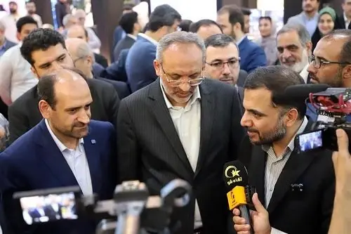 روند جهش تولید با استقرار نظام الکترونیکی صنعت بیمه و صنایع دیگر تسریع خواهد شد