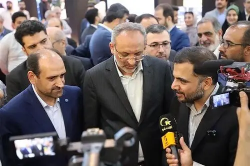 روند جهش تولید با استقرار نظام الکترونیکی صنعت بیمه و صنایع دیگر تسریع خواهد شد