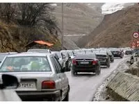 جاده چالوس و آزادراه تهران-شمال یکطرفه شد / بارش برف و باران در ۱۵ استان 