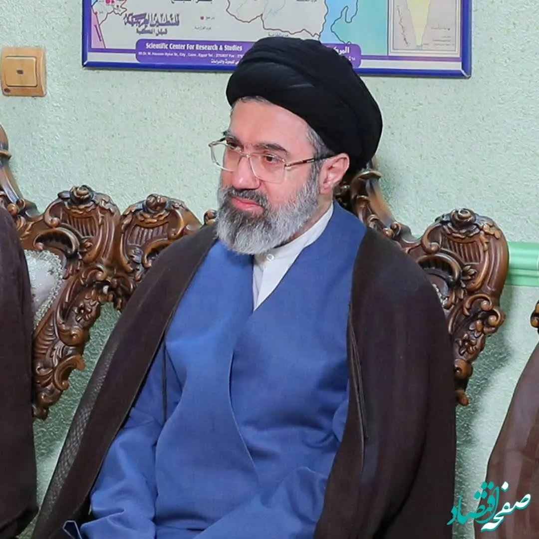 بیعت خبرنگاران و کارکنان صفحه اقتصاد با آیت الله سید مجتبی خامنه ای(مدظله‌العالی)