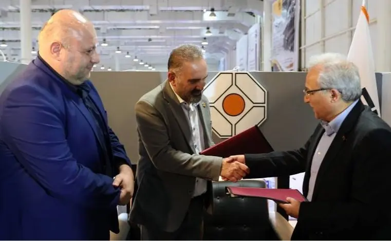  امضای تفاهم نامه همکاری میان مجتمع صنعتی اسفراین و شرکت فولاد شرق کاوه