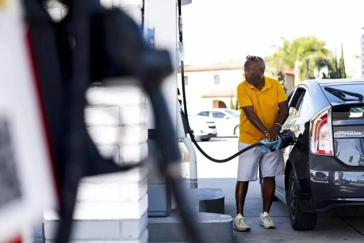 قیمت بنزین در آمریکا به بالاترین سطح از سال ۲۰۲۴ صعود کرد