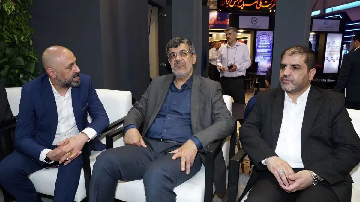 حضور محمدرضا بابایی، استاندار یزد و هیات همراه (معاون اقتصادی، معاون سیاسی و مدیران) در غرفه ایمیدرو (نمایشگاه ایران-اکسپو )