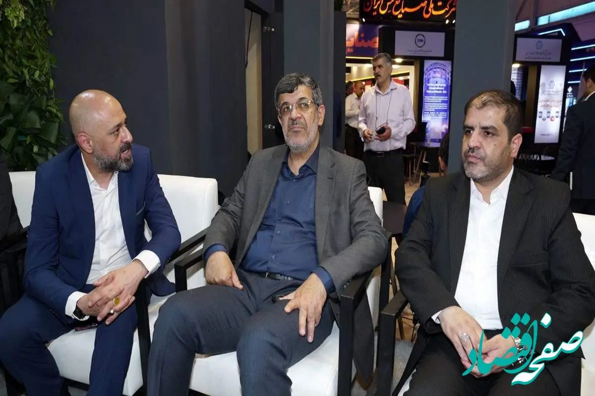 حضور محمدرضا بابایی، استاندار یزد و هیات همراه (معاون اقتصادی، معاون سیاسی و مدیران) در غرفه ایمیدرو (نمایشگاه ایران-اکسپو )