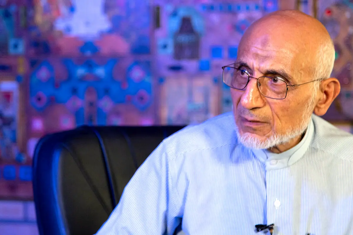 این فرد پشت وزرای رئیسی نماز می خواند | فردی را وزیر می کنیم...  | توقعات را پایین بیاورید