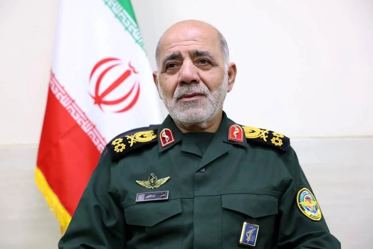 فرمانده قرارگاه خاتم الانبیا: رئیس جمهور آمریکا منتظر شگفتانه‌های ایران باشد