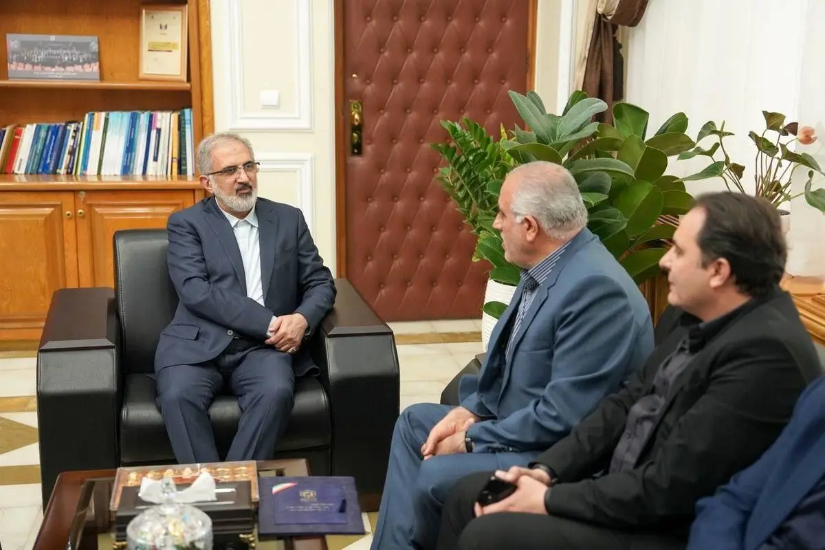 قدردانی رئیس بنیاد مسکن از بانک مسکن به‌ پاس نقش مؤثر در پیشبرد طرح نهضت ملی