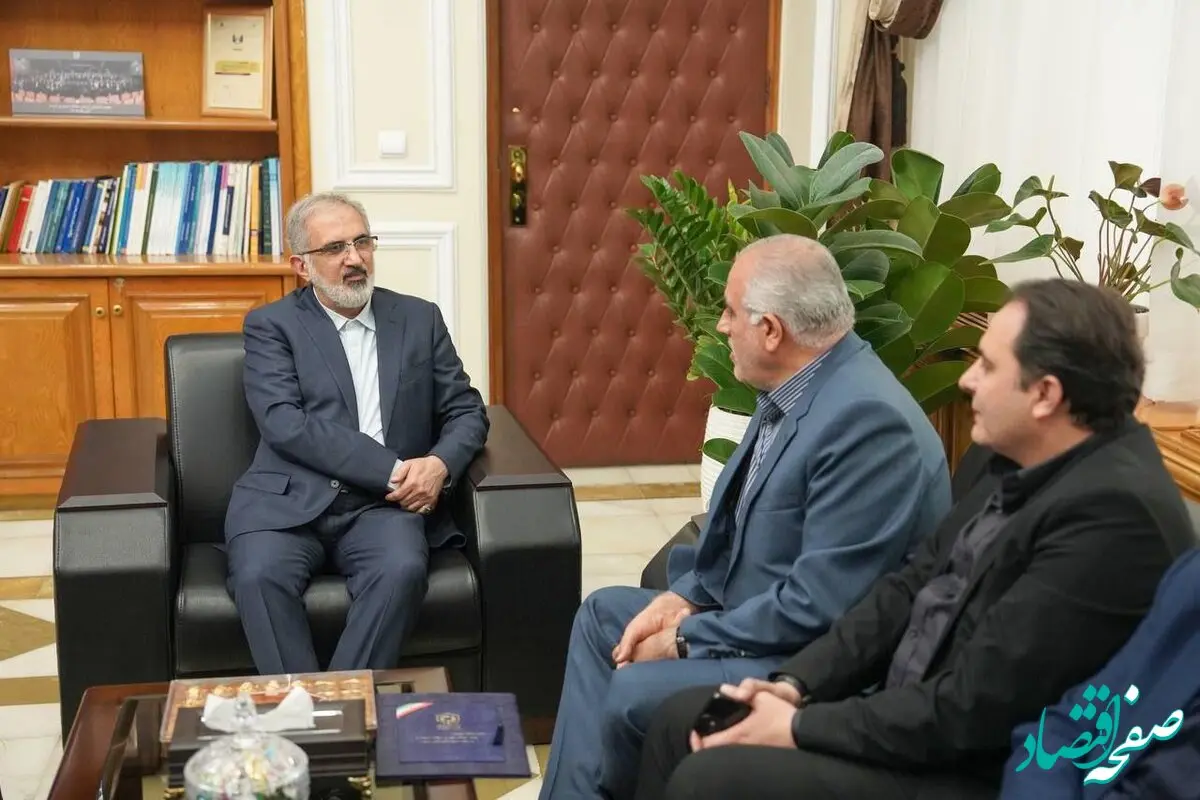 قدردانی رئیس بنیاد مسکن از بانک مسکن به‌ پاس نقش مؤثر در پیشبرد طرح نهضت ملی