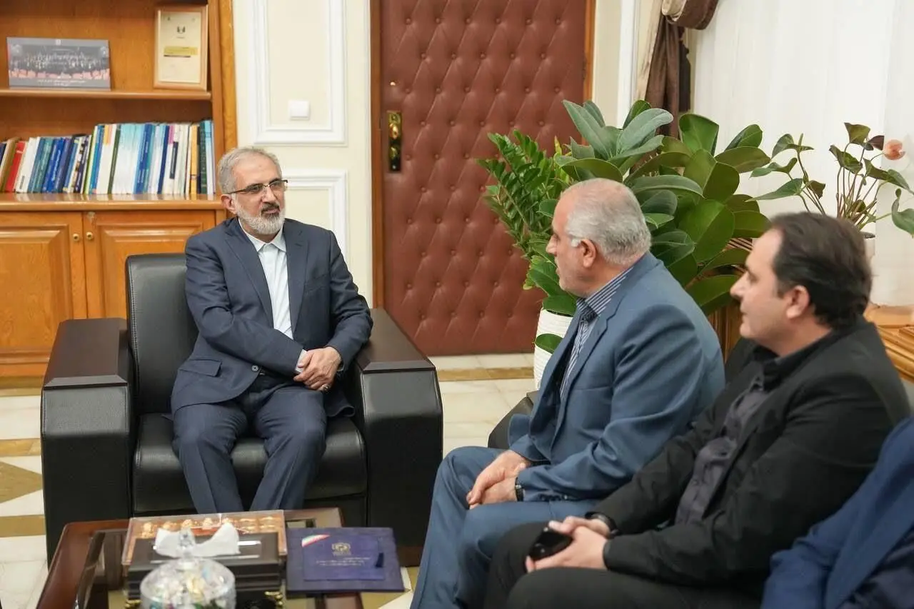 قدردانی رئیس بنیاد مسکن از بانک مسکن به‌ پاس نقش مؤثر در پیشبرد طرح نهضت ملی