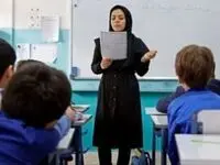 حقوق این معلمان تا حدودی به رتبه‌ بندی فرهنگیان می‌رسد