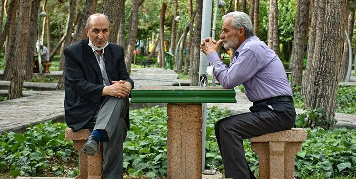 کاهش حقوق بازنشستگان در دو مرحله/ هر دم از این باغ بری می رسد!