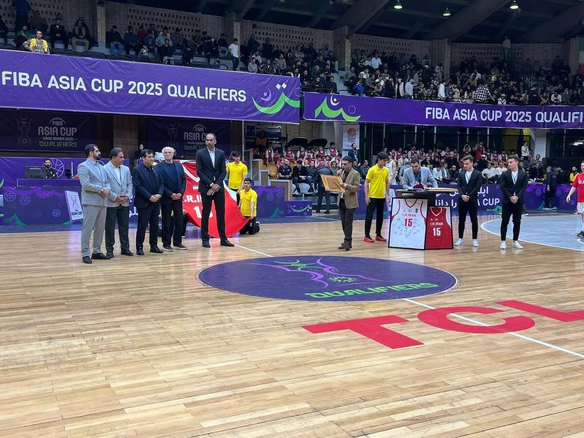 فیلم خداحافظی حامد حدادی از تیم ملی بسکتبال جمعه ۳ اسفند