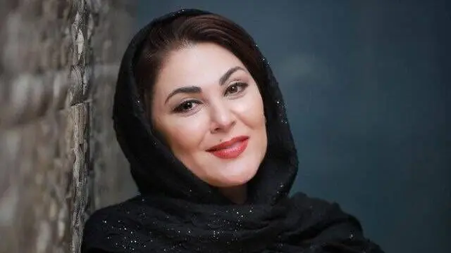 لاله اسکندری: ایران من تو استوار می مانی