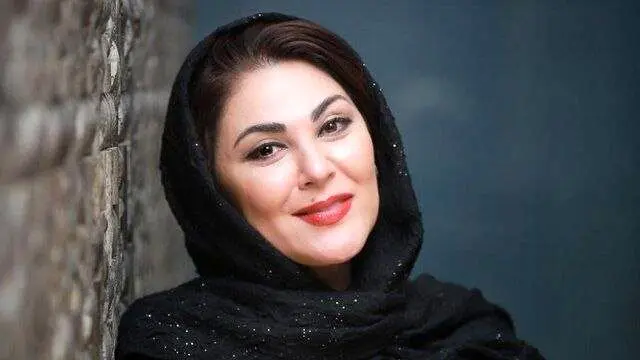 لاله اسکندری: ایران من تو استوار می مانی