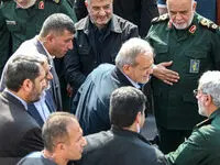 واکنش جالب سردار قاآنی و مخبر به حضور پزشکیان در مراسم تشییع پیکر شهید نیلفروشان