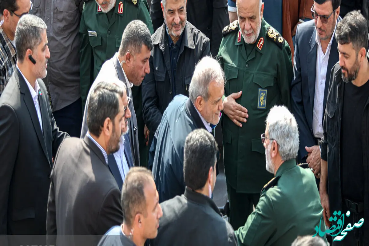 واکنش جالب سردار قاآنی و مخبر به حضور پزشکیان در مراسم تشییع پیکر شهید نیلفروشان