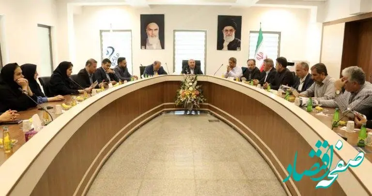 نشست اعضای کارگروه شورایعالی مناطق آزاد کشور با مدیرعامل سازمان منطقه آزاد ماکو با هدف بررسی و تصویب طرح جامع این منطقه