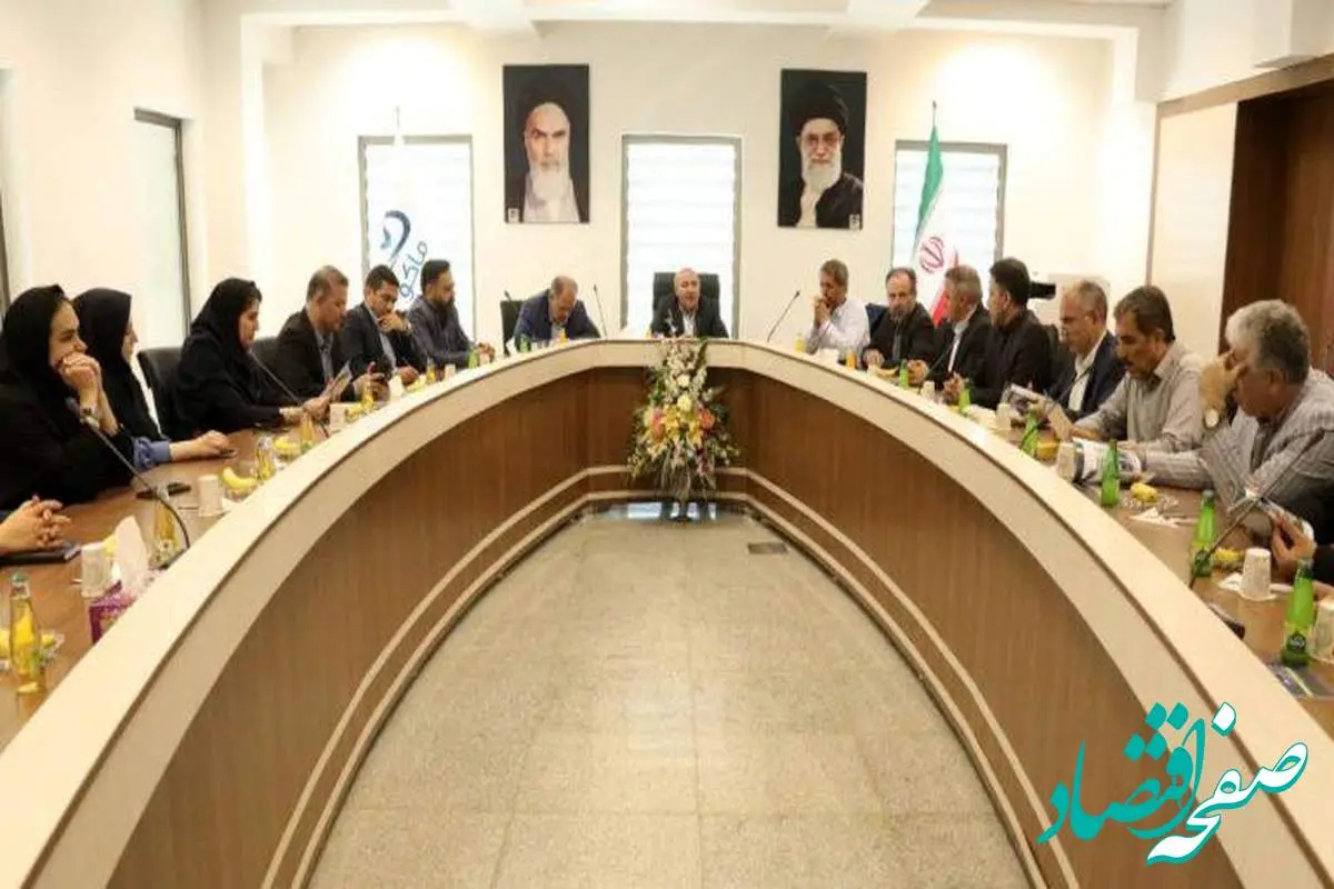نشست اعضای کارگروه شورایعالی مناطق آزاد کشور با مدیرعامل سازمان منطقه آزاد ماکو با هدف بررسی و تصویب طرح جامع این منطقه
