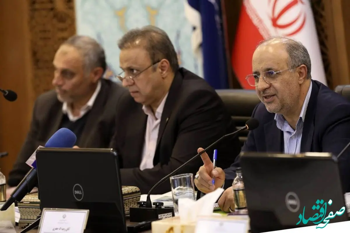 معاون معدنی وزیر صمت عنوان کرد:تمرکز بر فعال‌سازی معادن کوچک و راکد، مسیر توسعه متوازن بخش معدن است